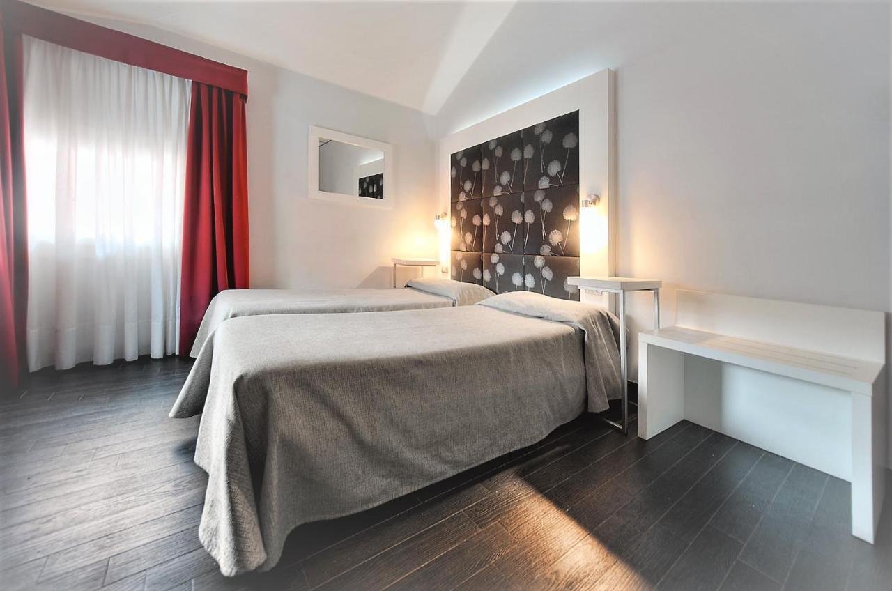 Aaron Hotel 3*