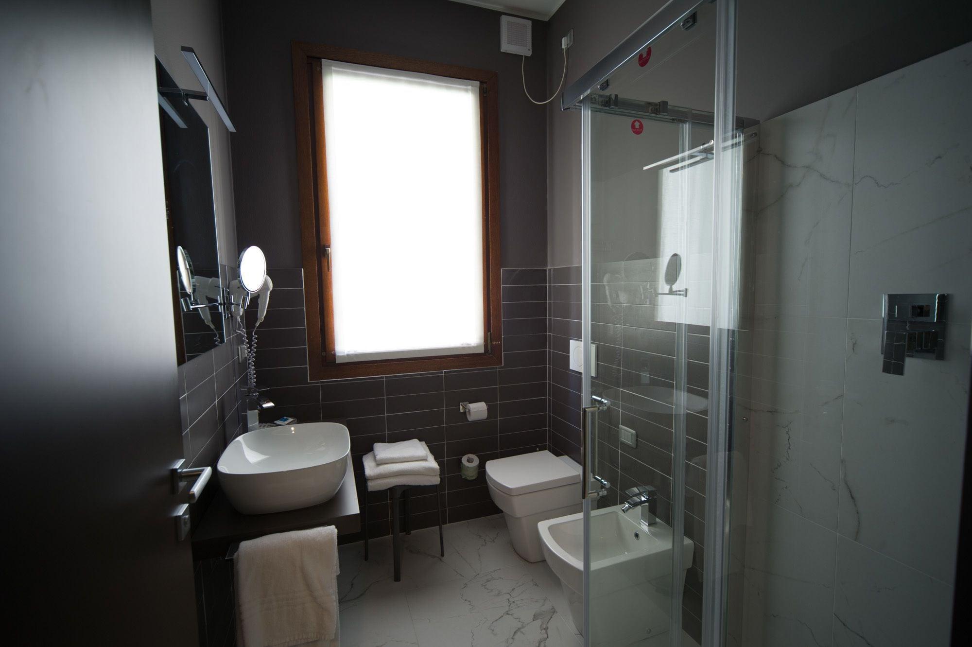 Aaron Hotel 3*