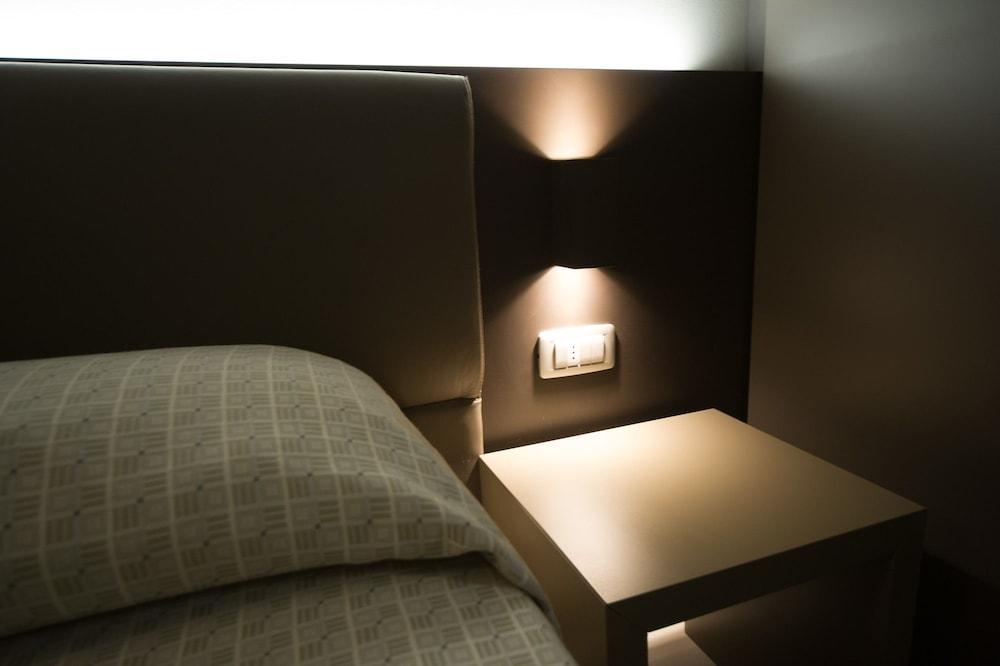 Aaron Hotel 3*