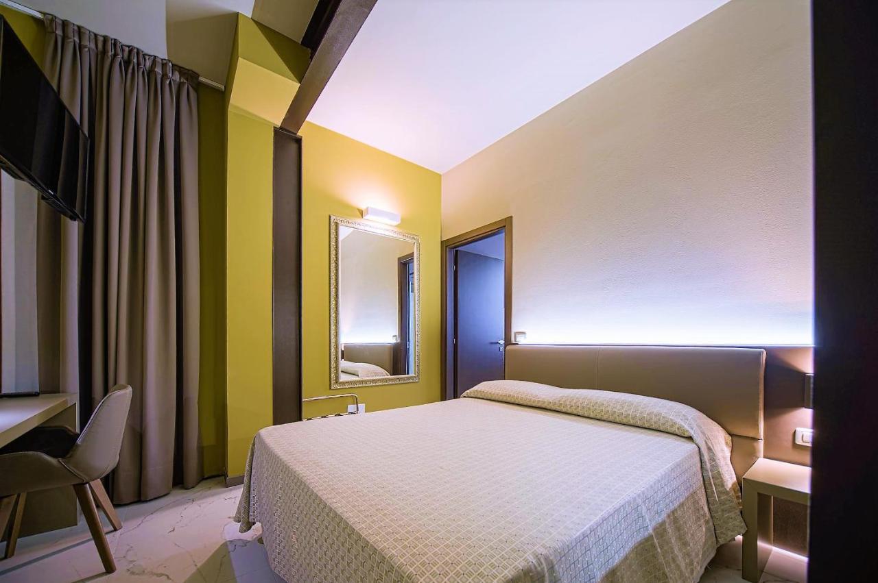 Hotel Aaron 3*