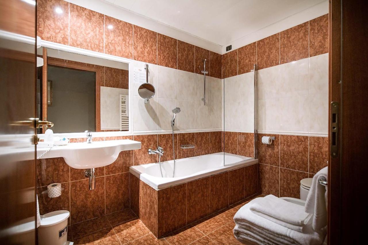 Hotel Aaron 3*