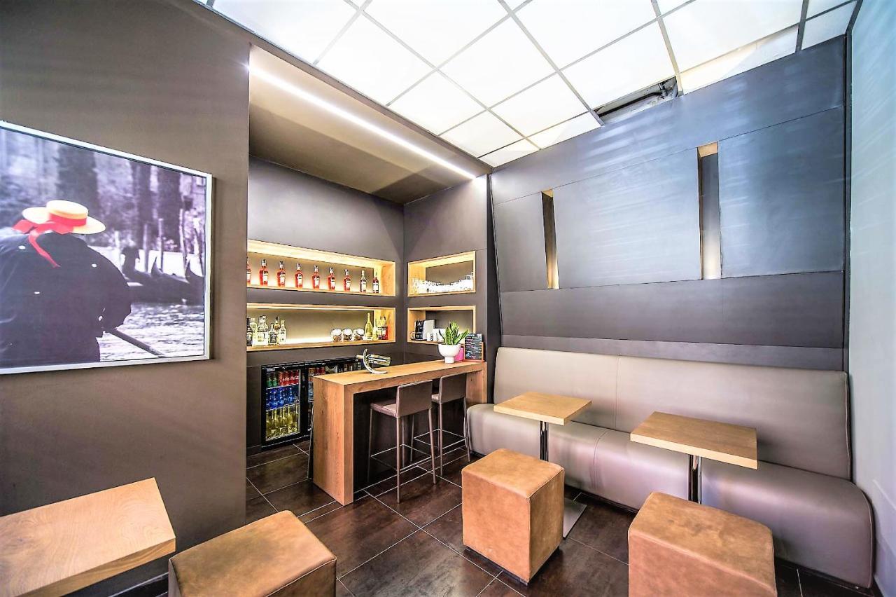 Aaron Hotel Mestre