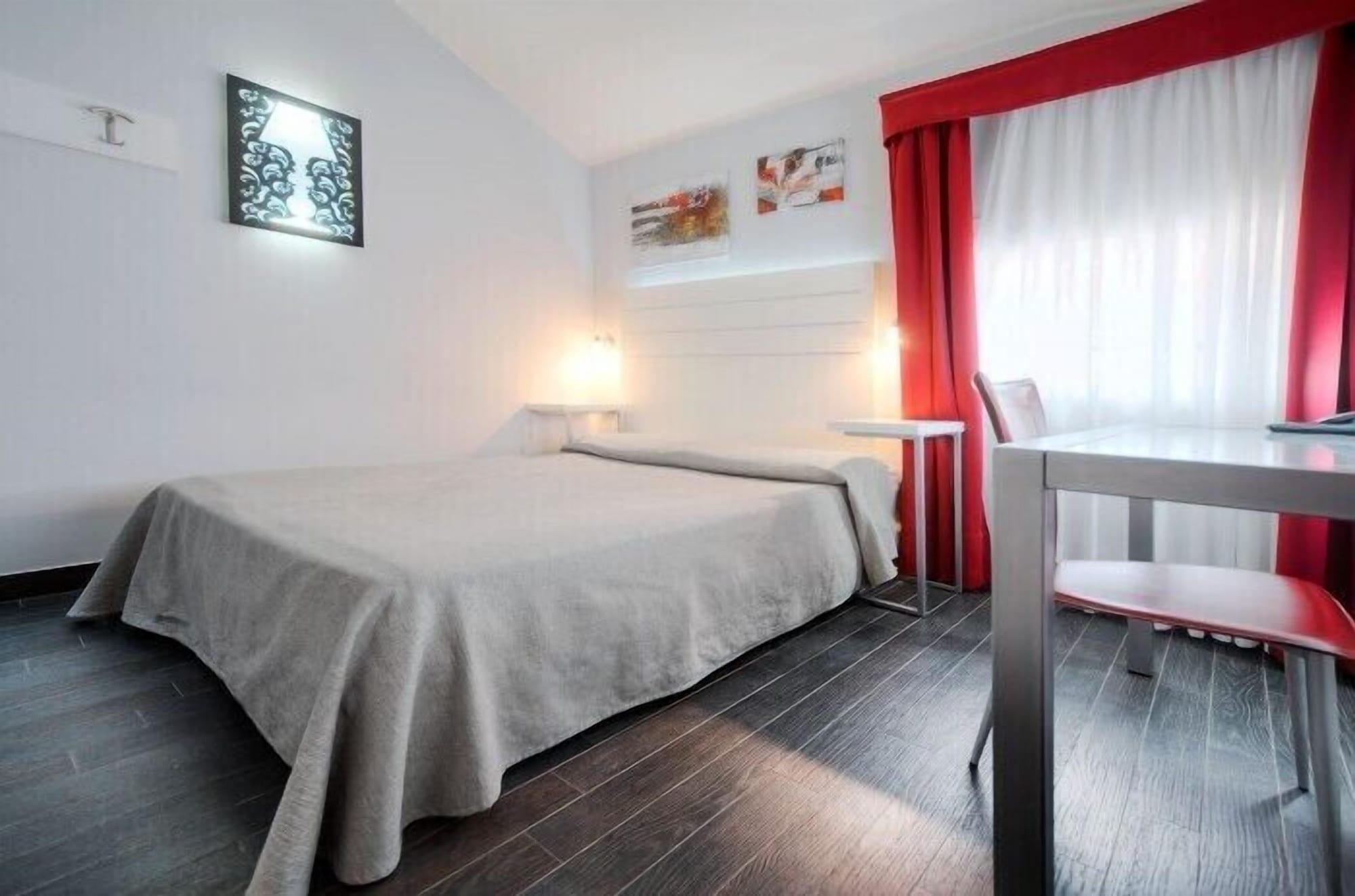 Aaron Hotel 3*
