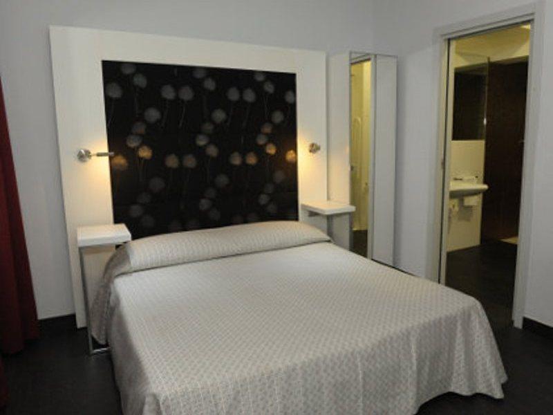 Aaron Hotel 3*